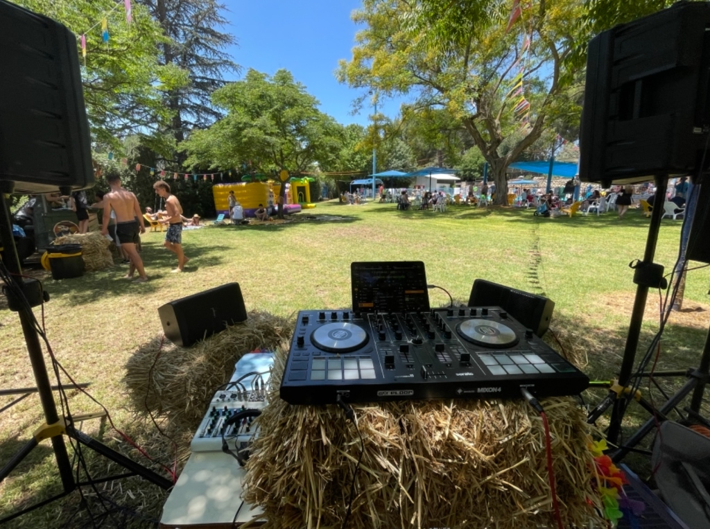 Summer Daytime Open-Air